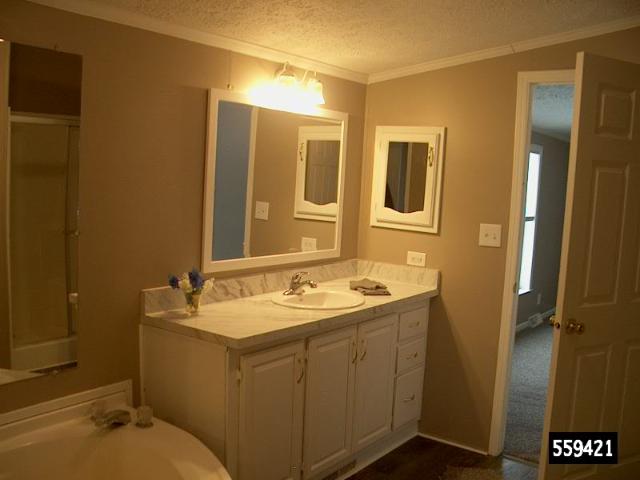 1998 Fall Creek Double Wide - double wide - in Fenton, MI - photo 14 of 15