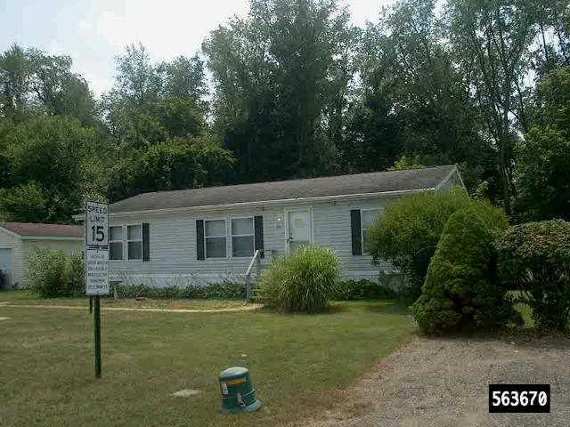1998 Holly Park Double Wide - double wide - in Marcellus, MI - photo 2 of 15
