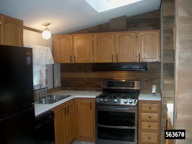 1998 Holly Park Double Wide - double wide - in Marcellus, MI - photo 9 of 15