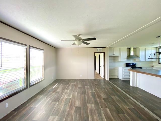 2022 Clayton Double Wide - double wide - in West, TX - photo 4 of 15