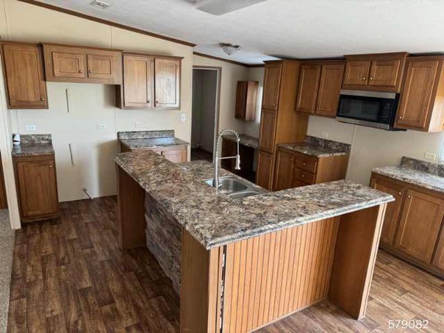 2016 Legacy Double Wide - double wide - in Pleasanton, TX - photo 5 of 15