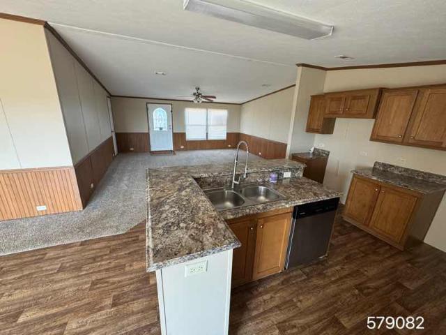 2016 Legacy Double Wide - double wide - in Pleasanton, TX - photo 12 of 15