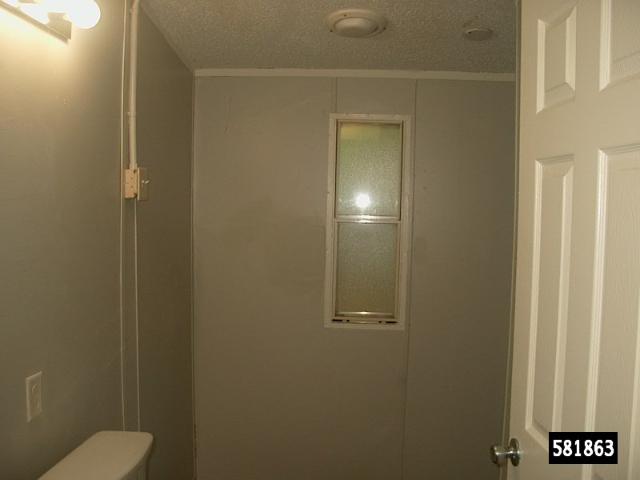 1998 Redman Single Wide - single wide - in Battle Creek, MI - photo 9 of 15