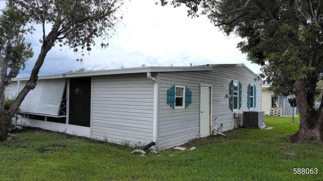 1981 Sher Double Wide - double wide - in Ellenton, FL - photo 3 of 11