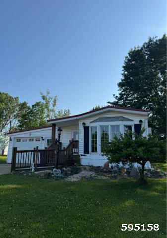 1987 Victorian Single Wide - single wide - in Hamburg, NY - photo 1 of 15