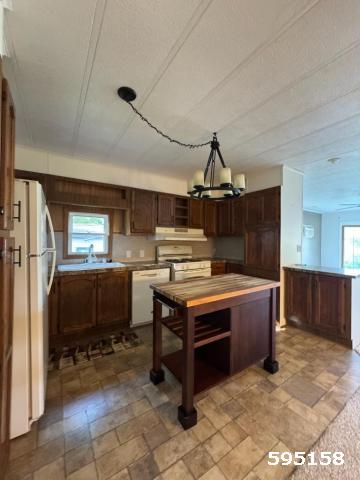 1987 Victorian Single Wide - single wide - in Hamburg, NY - photo 9 of 15