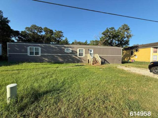 2022 Fleetwood Single Wide - single wide - in Smithville, TX - photo 2 of 15