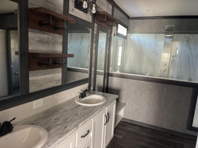 2022 Palm Harbor Double Wide - double wide - in Chandler, TX - photo 11 of 12