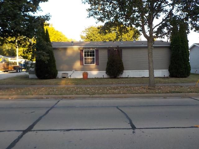 2008 Redman Double Wide - double wide - in Normal, IL - photo 4 of 15