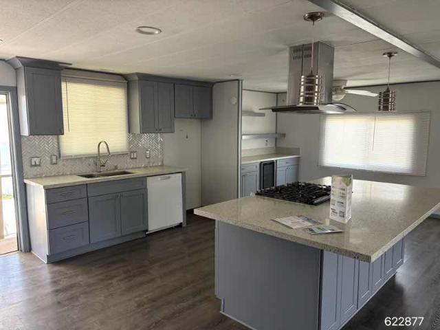1976 Golden West Double Wide - double wide - in Apple Valley, CA - photo 2 of 7