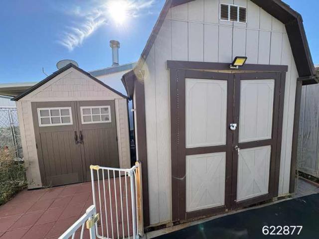 1976 Golden West Double Wide - double wide - in Apple Valley, CA - photo 7 of 7