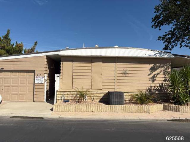 1971 Gwest Double Wide - double wide - in Riverside, CA - photo 4 of 11