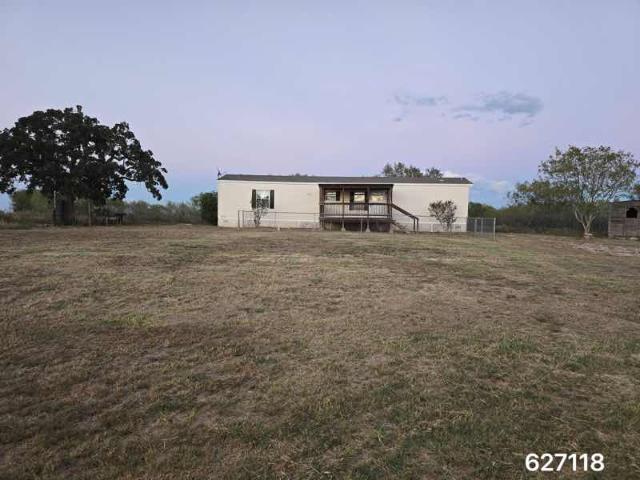 2014 Fleetwood Single Wide - single wide - in Dale, TX - photo 2 of 15