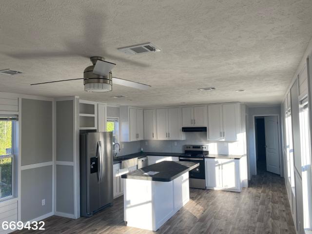 2025 Cavco Single Wide - single wide - in Taylor, TX - photo 2 of 5