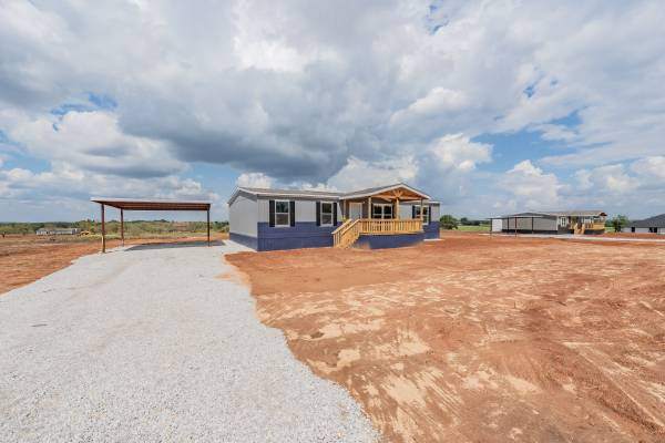 4/2 DW on 2 acres in Poolvile, TX. - double wide - in Springtown, TX - photo 5 of 6