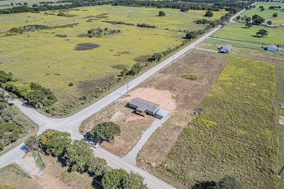 4/2 DW on 2 acres in Poolvile, TX. - double wide - in Springtown, TX - photo 6 of 6