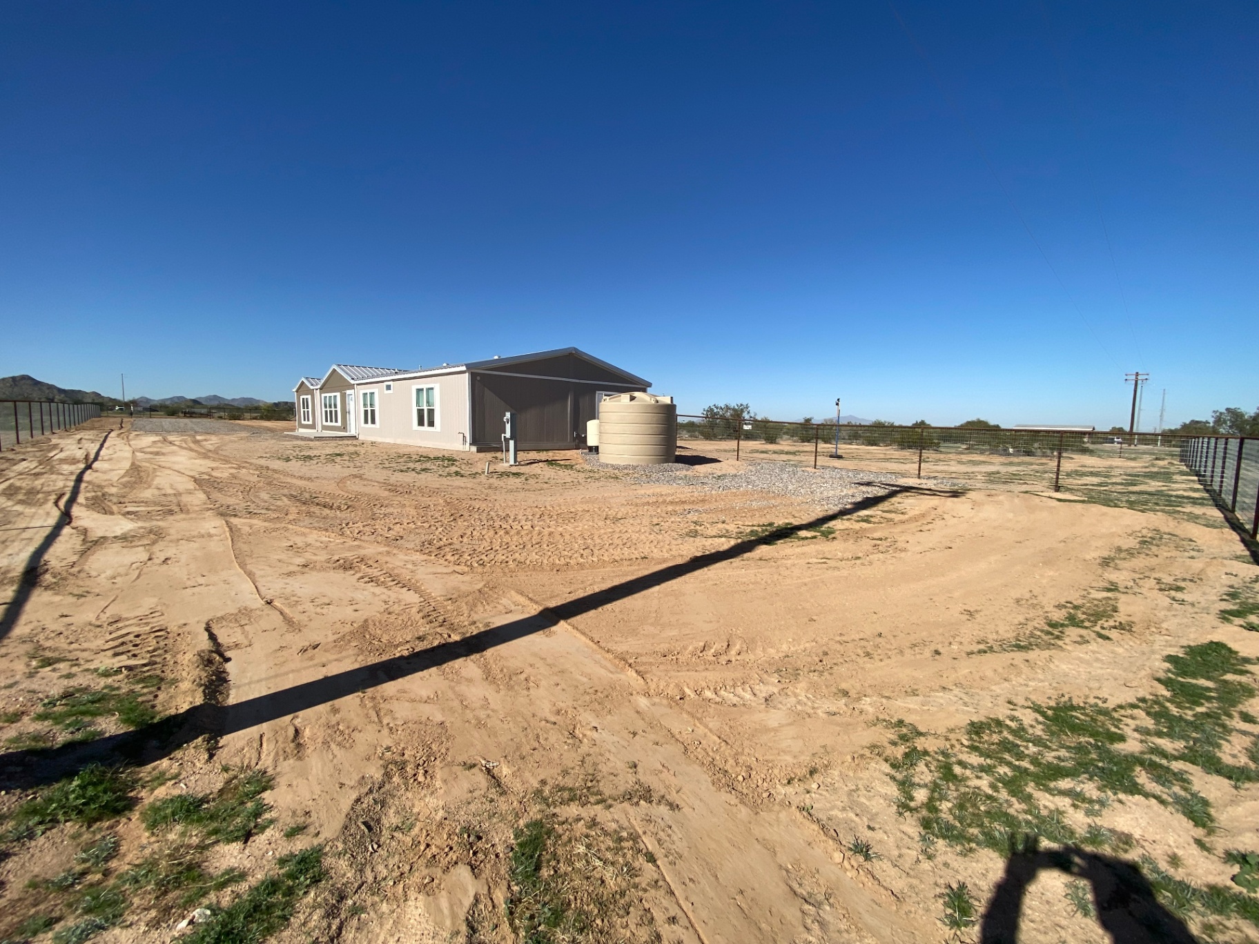 5 Bed 3 Bath / 1.495 Acres / Horse Property - double wide - in Maricopa, AZ - photo 2 of 15