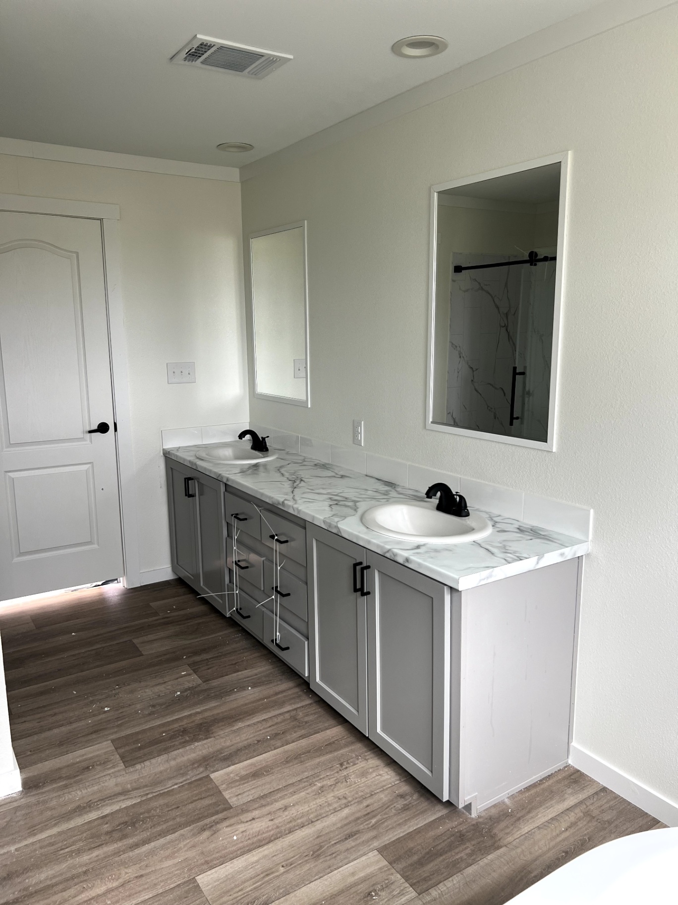 NEW 3 Bed 2 Bath Farm House - double wide - in Hallettsville, TX - photo 12 of 13