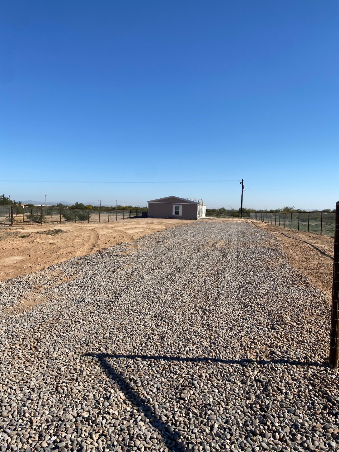 5 Bed 3 Bath / 1.495 Acres / Horse Property - double wide - in Maricopa, AZ - photo 5 of 15