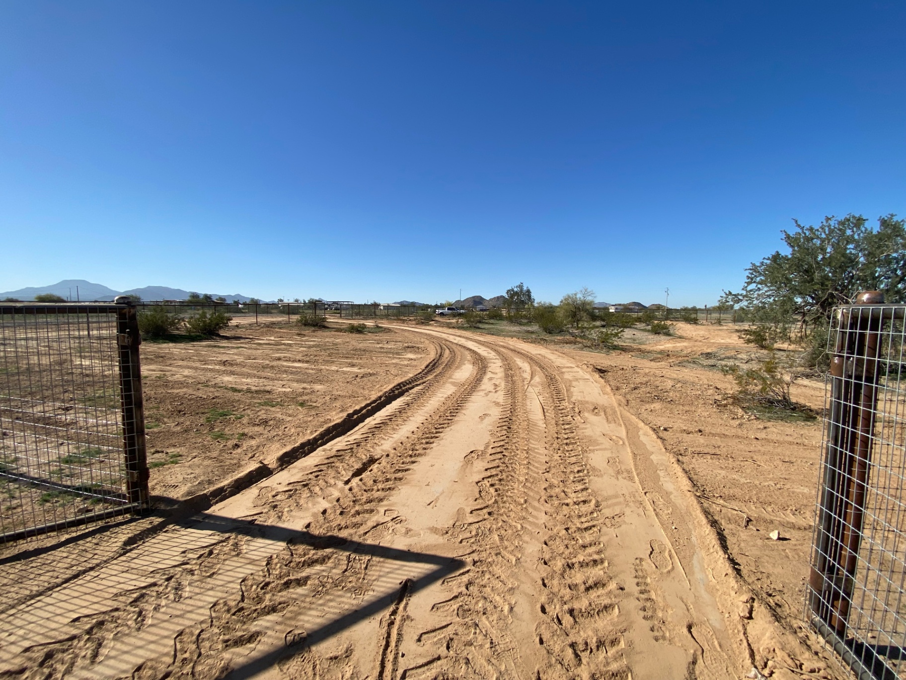 5 Bed 3 Bath / 1.495 Acres / Horse Property - double wide - in Maricopa, AZ - photo 7 of 15