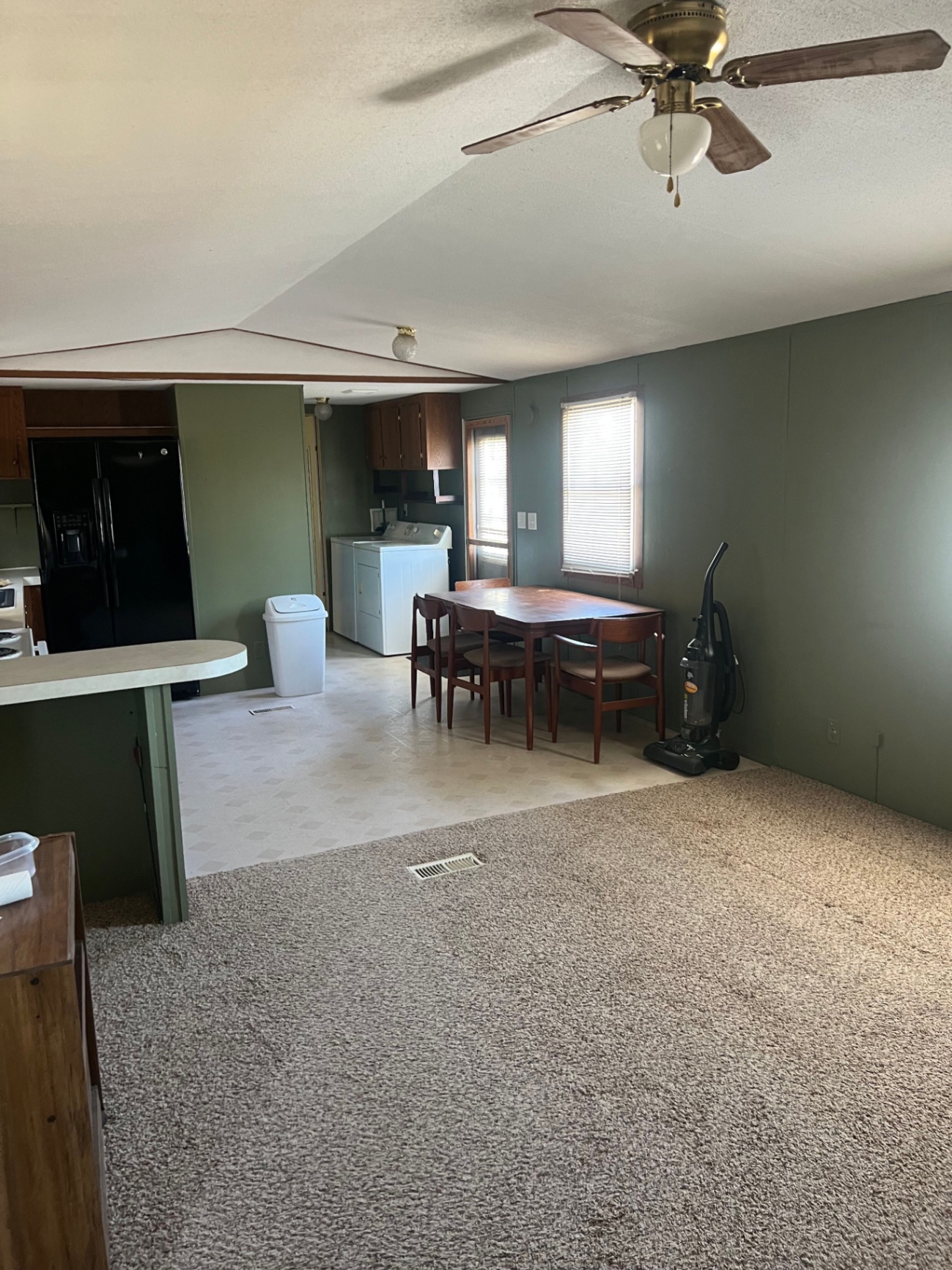 2001 Fleetwood / 2 Bed 1 Bath / 14x52 - single wide - in Hallettsville, TX - photo 6 of 10