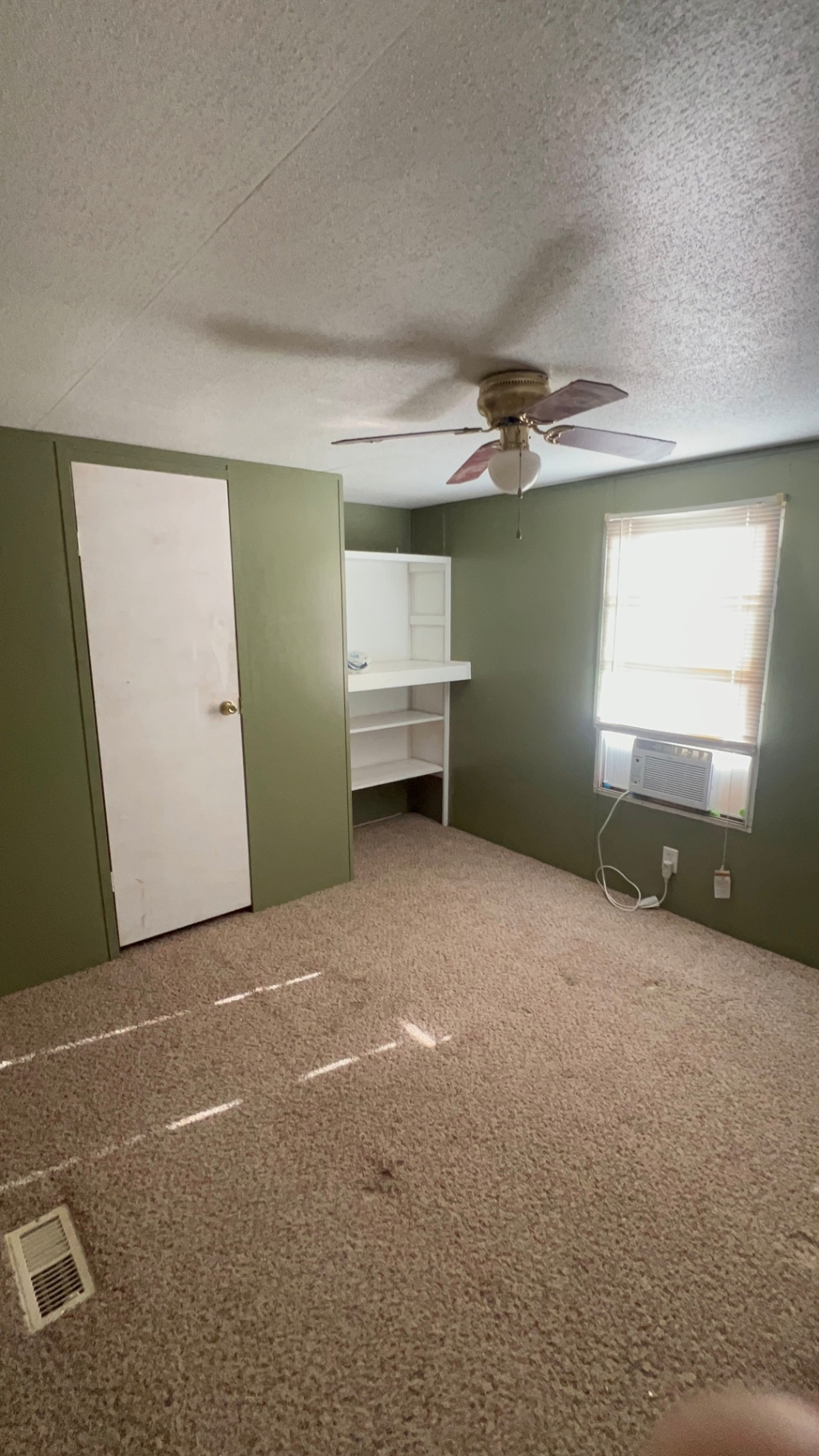 2001 Fleetwood / 2 Bed 1 Bath / 14x52 - single wide - in Hallettsville, TX - photo 7 of 10