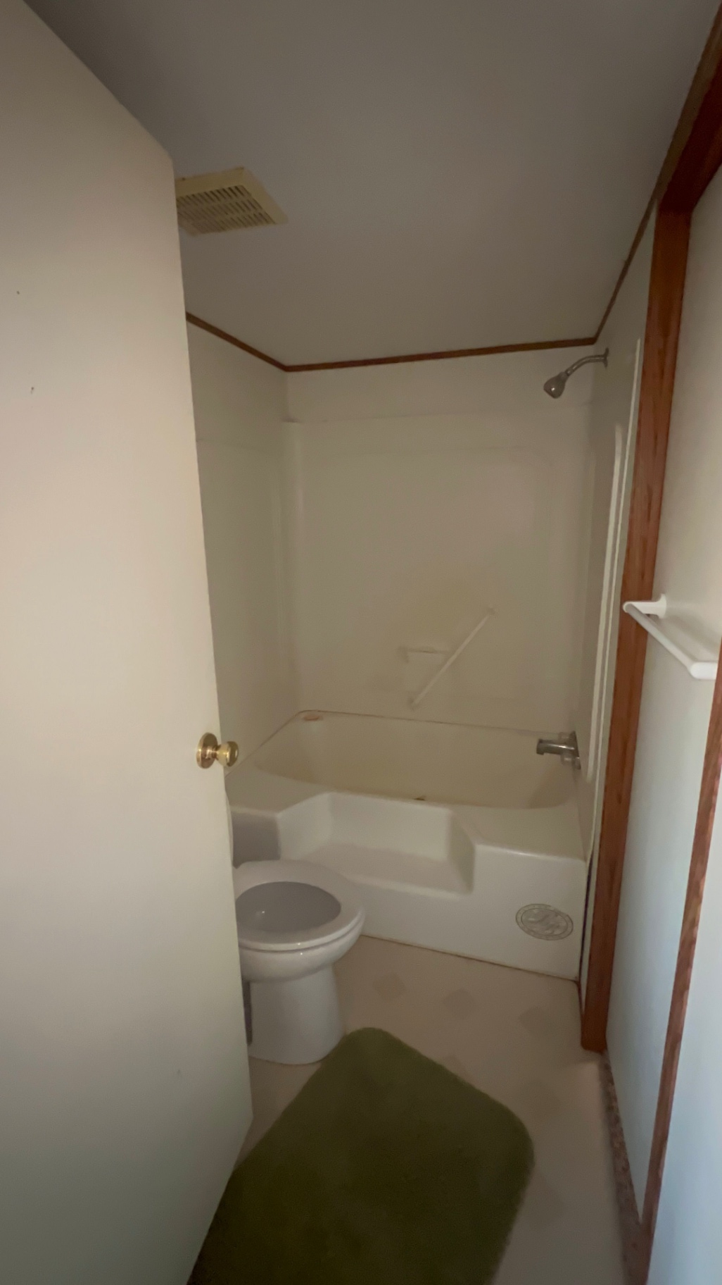 2001 Fleetwood / 2 Bed 1 Bath / 14x52 - single wide - in Hallettsville, TX - photo 8 of 10