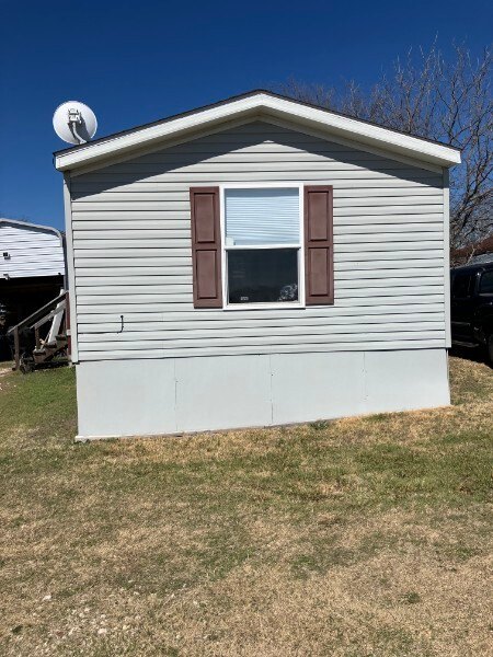 2021 Single Wide Mobile Home β 3 Bed / 2 Bath - single wide - in Lorena, TX - photo 9 of 13