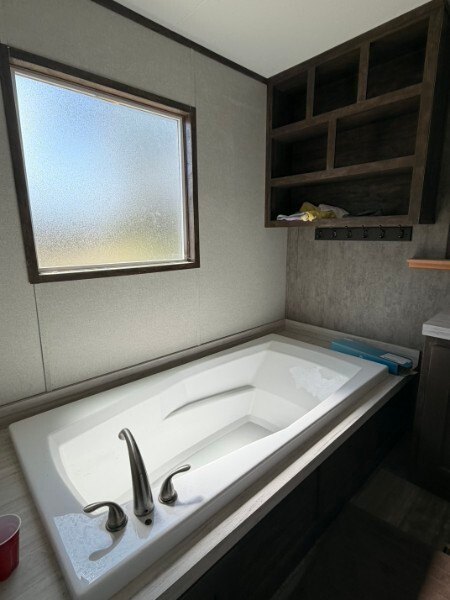 3 bed 2 bath  - single wide - in Jacksboro, TX - photo 3 of 7