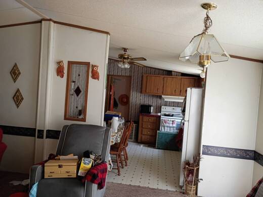 1998 3 Bed / 2 Bath - double wide - in Asheville, NC - photo 2 of 5