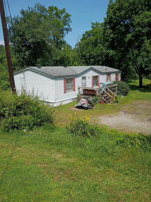 1998 3 Bed / 2 Bath - double wide - in Asheville, NC - photo 4 of 5