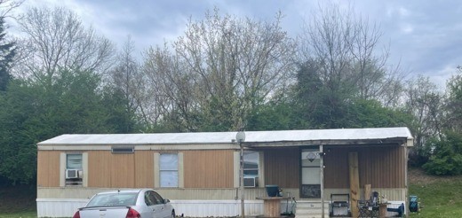 🏡 1990 Single Wide – 2 Bed / 1 Bath — 1 / 12