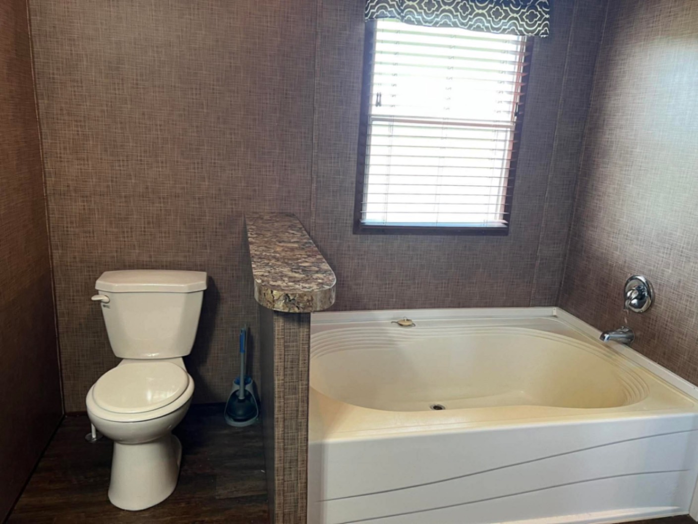 💥NEW PRICE💥2015 3/2 Single wide | Located in a park | St Martinville, LA - single wide - in St. Martinville, LA - photo 7 of 15