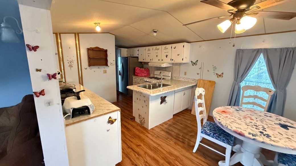 💥NEW PRICE💥1991 2/1 Single wide | Located in a park | Dade City, FL - single wide - in Dade City, FL - photo 5 of 15