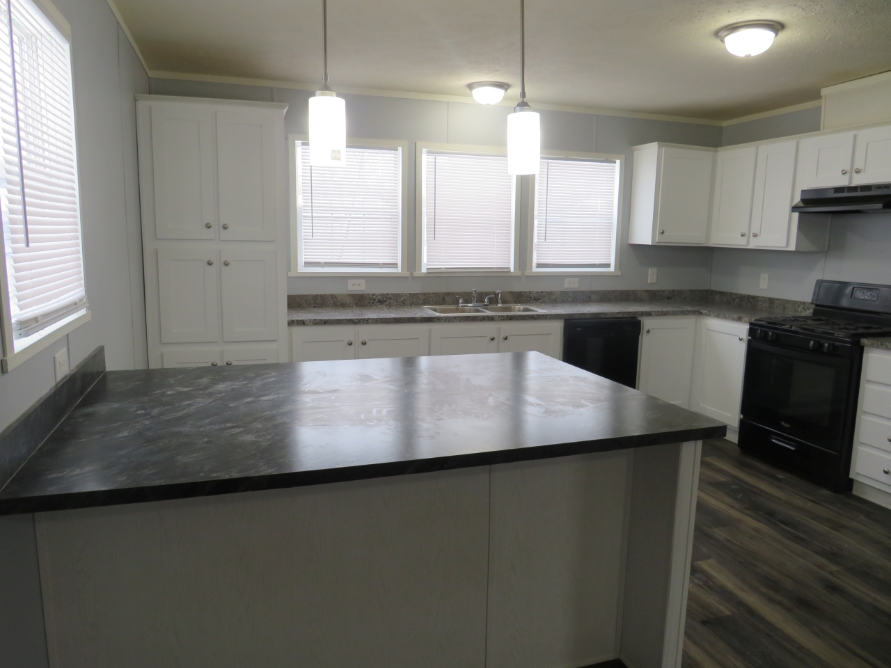 1247 Grande Blvd Jackson, MI - double wide - in Jackson, MI - photo 5 of 12