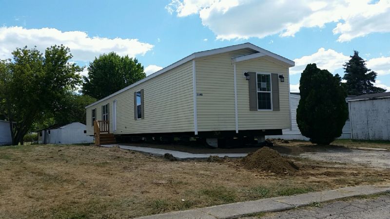 1145 Oakbrook East Jackson, MI