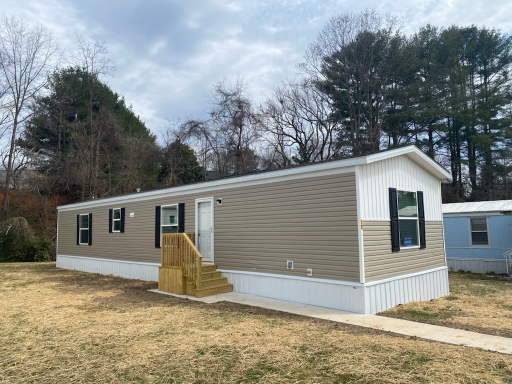 15 Impala Trail Asheville, NC - single wide - in Asheville, NC - photo 2 of 8