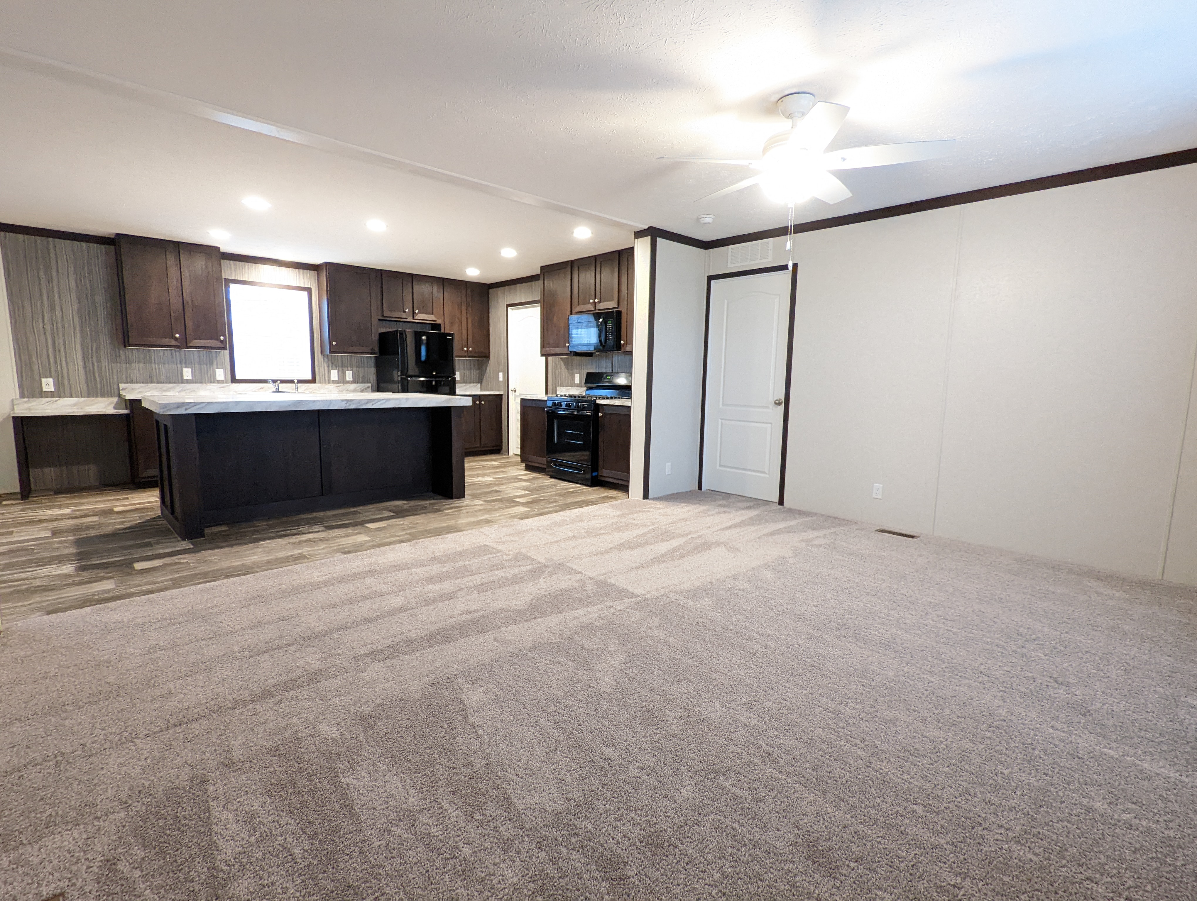 LARGE KITCHEN ISLAND! - double wide - in Fenton, MO - photo 7 of 12