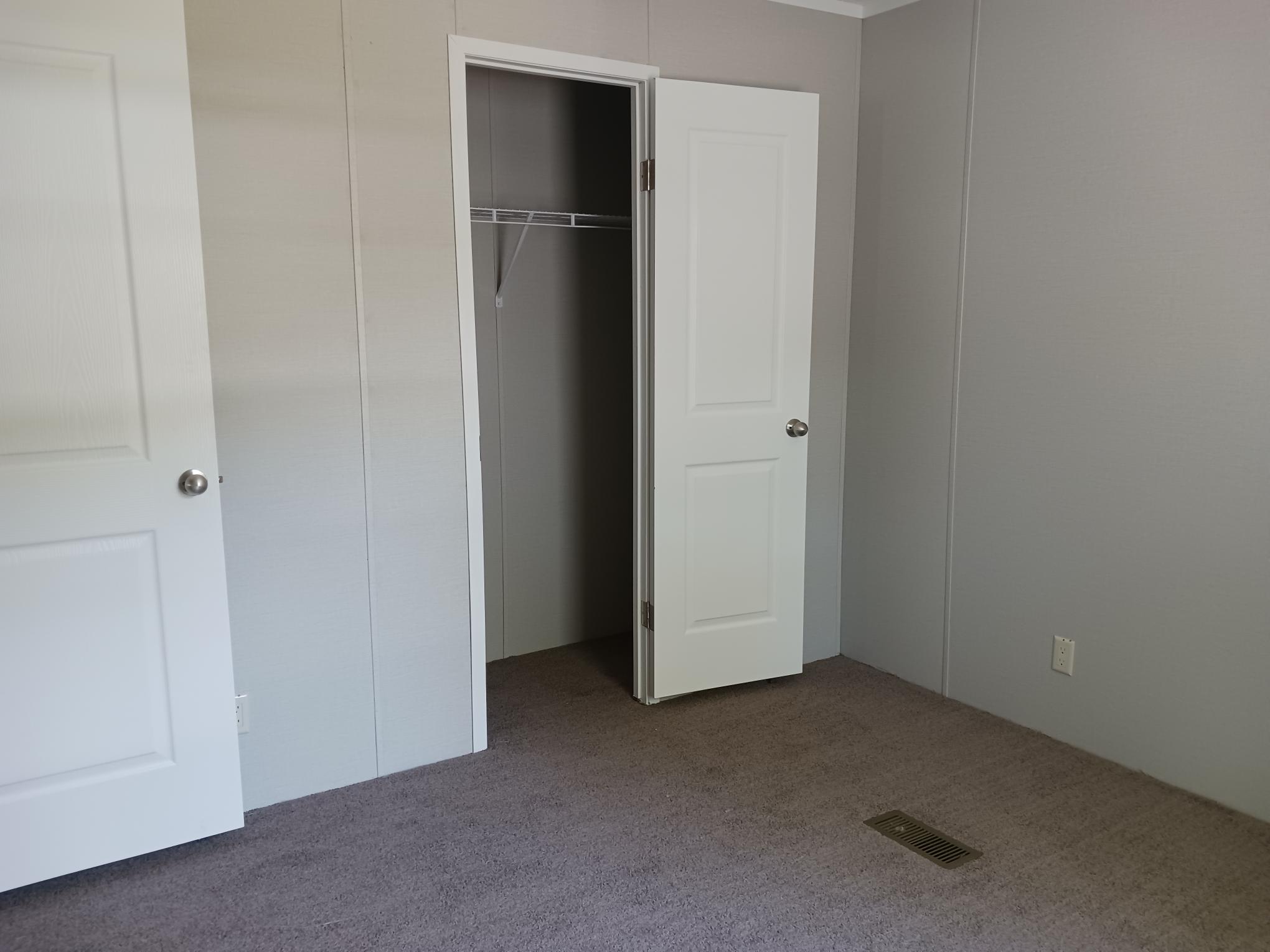 CONVIENENT AND COMFORT LIVING! - park model - in Fenton, MO - photo 7 of 10