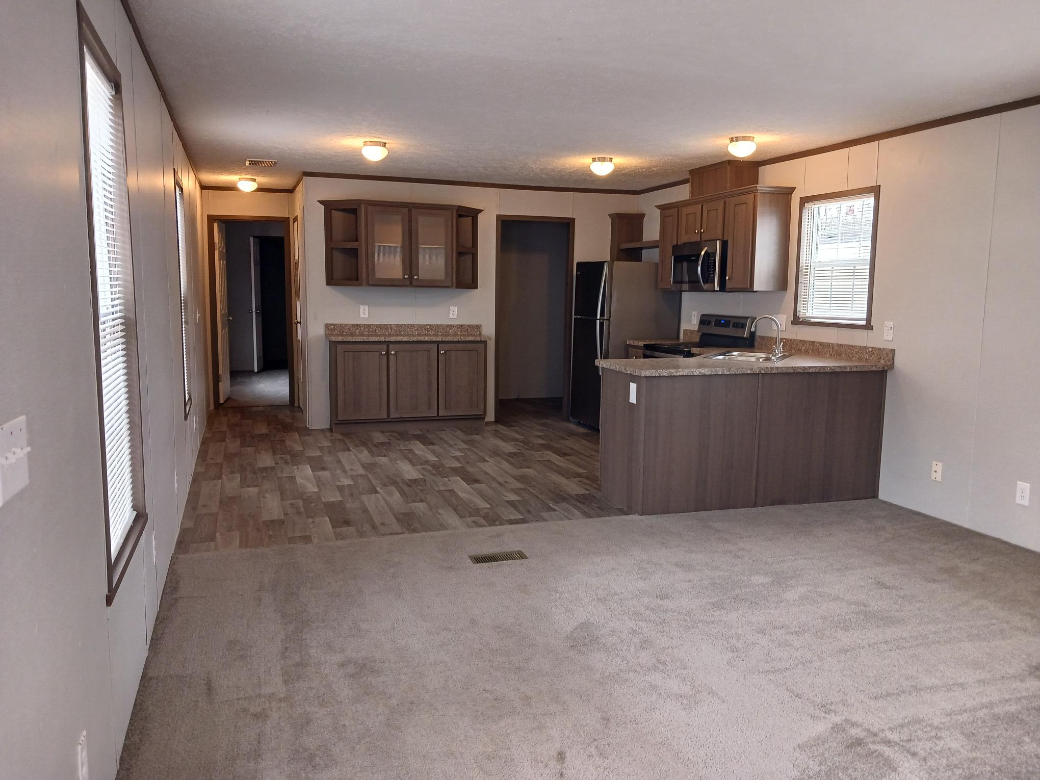 AFFORDABLE LIVING WITH AMENITIES! - double wide - in Fenton, MO - photo 4 of 8