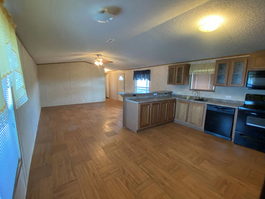 248 Oak Crest Drive, Manvel, Tx 77578 - double wide - in Manvel, TX - photo 5 of 12