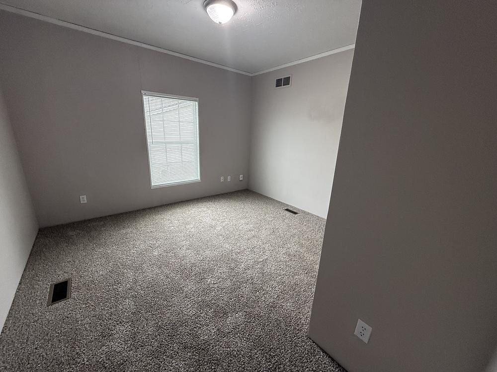 3 Bed 2 Bath 2008 Clayton - double wide - in San Antonio, TX - photo 5 of 12