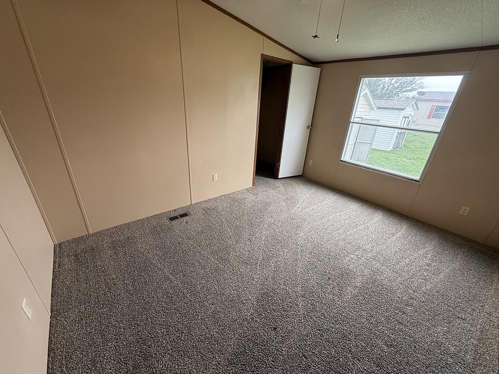 3 Bed 2 Bath 2000 Fleetwood - double wide - in San Antonio, TX - photo 2 of 12