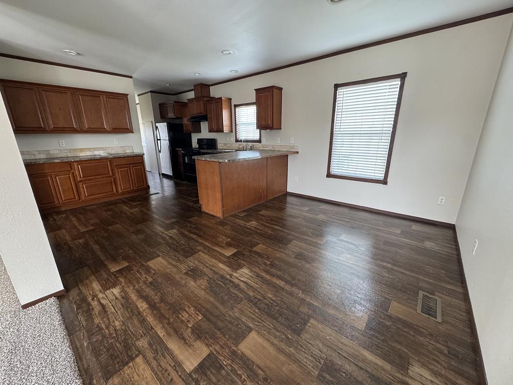 3 Bed 2 Bath 2014 Clayton - double wide - in Austin, TX - photo 4 of 12