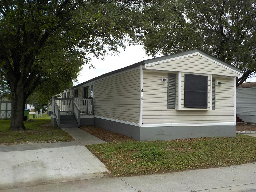 3 Bed 2 Bath 1999 Fleetwood — 1 / 12