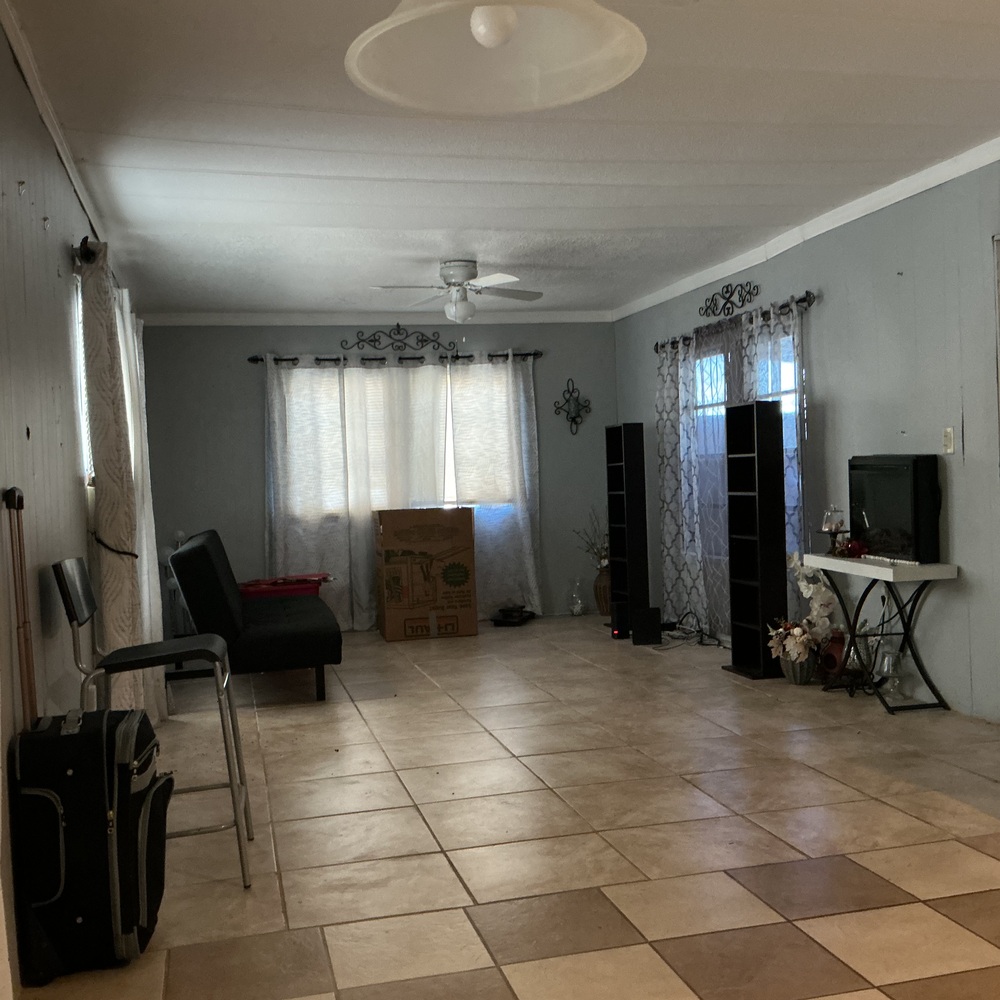 2 Bed 1.5 Bath 1974 Other - single wide - in Orlando, FL - photo 5 of 12