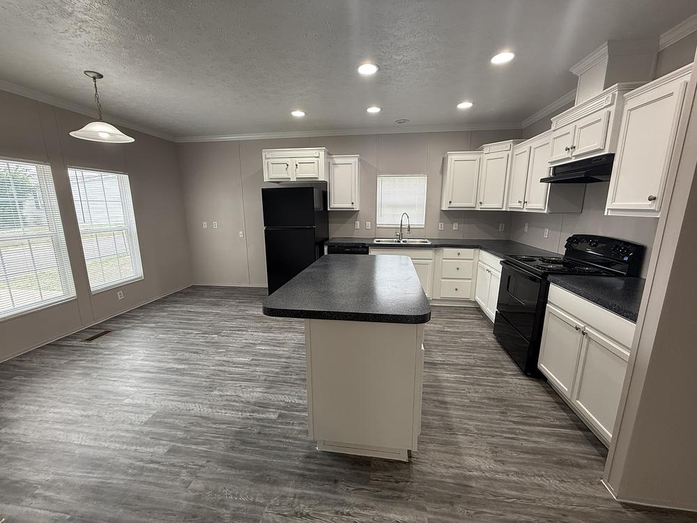 3 Bed 2 Bath 2008 Clayton - double wide - in San Antonio, TX - photo 2 of 12