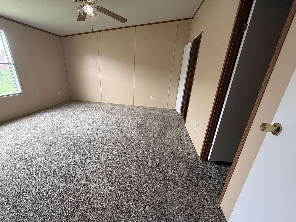 3 Bed 2 Bath 2000 Fleetwood - double wide - in San Antonio, TX - photo 7 of 12
