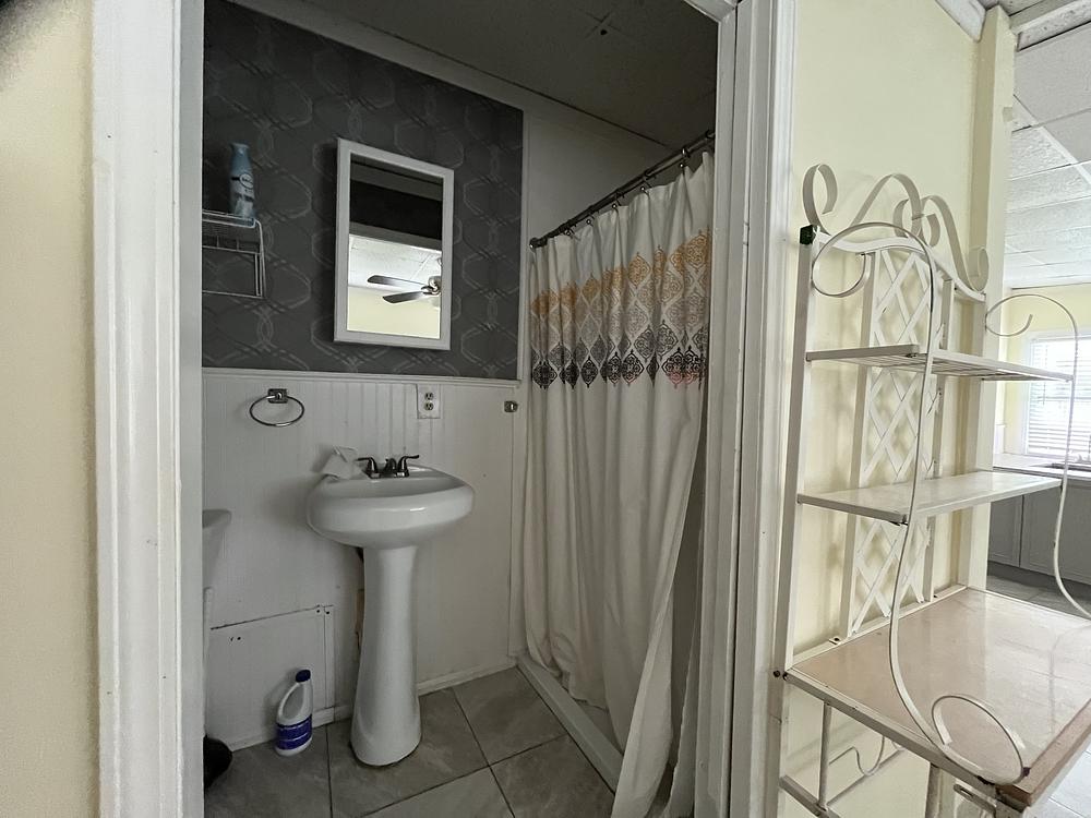 2 Bed 2 Bath 1980 Home - single wide - in North Fort Myers, FL - photo 9 of 12