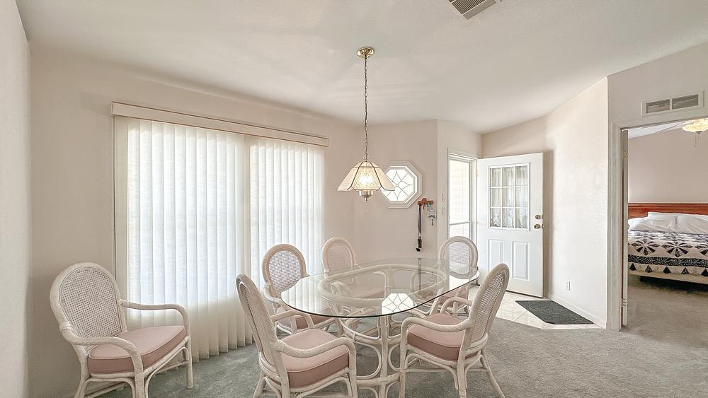 2 Bed 2 Bath 1997 Skyline - double wide - in Lady Lake, FL - photo 4 of 12